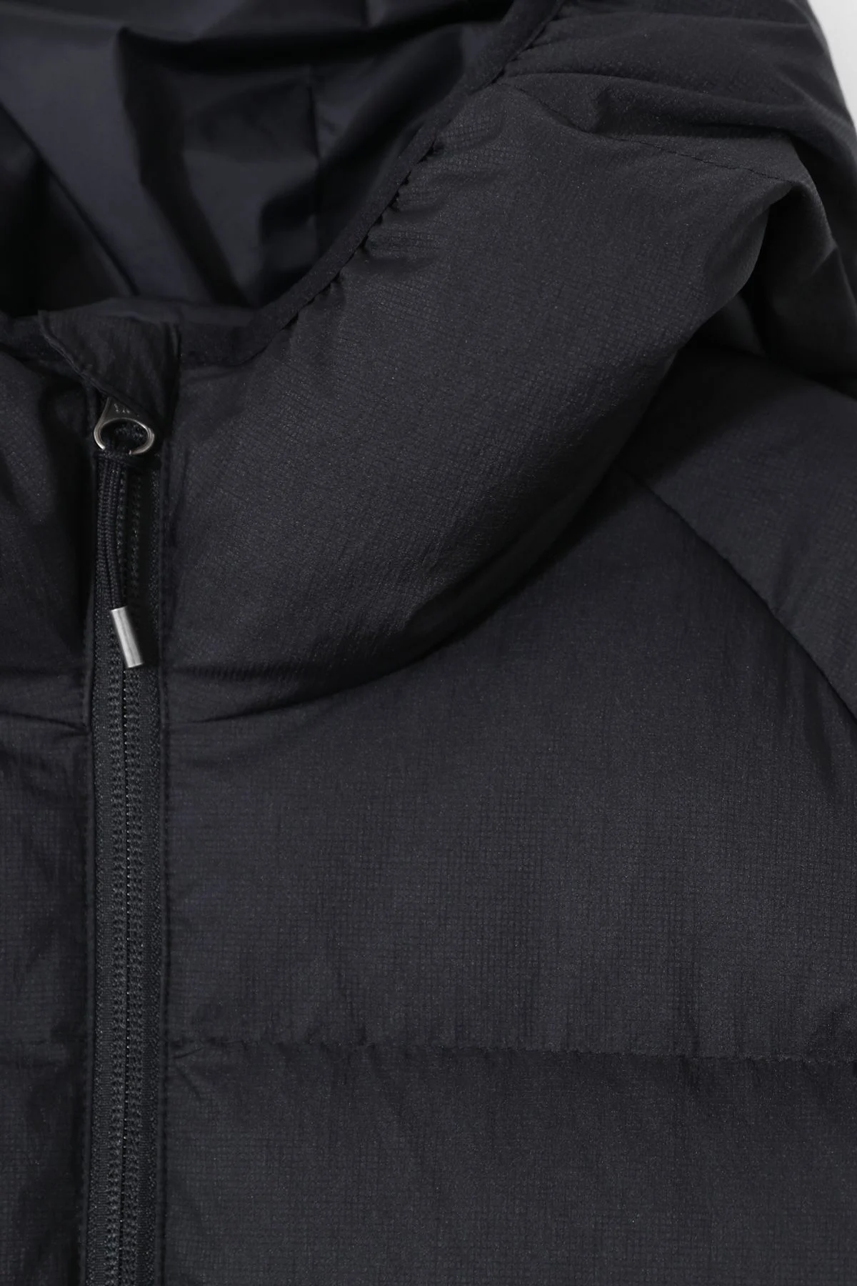 홀리선 Frost Hood Duckdown Light Jacket Black S251DJ429UBK 2주 입어보고 남동생 생일 선물로 정한 이유 · 상품 이미지 3